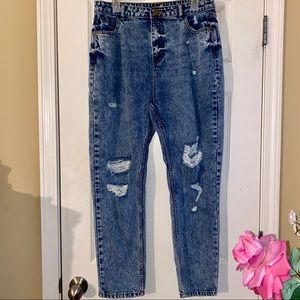 BooHoo High Waisted Loose-fitting 90’s jeans